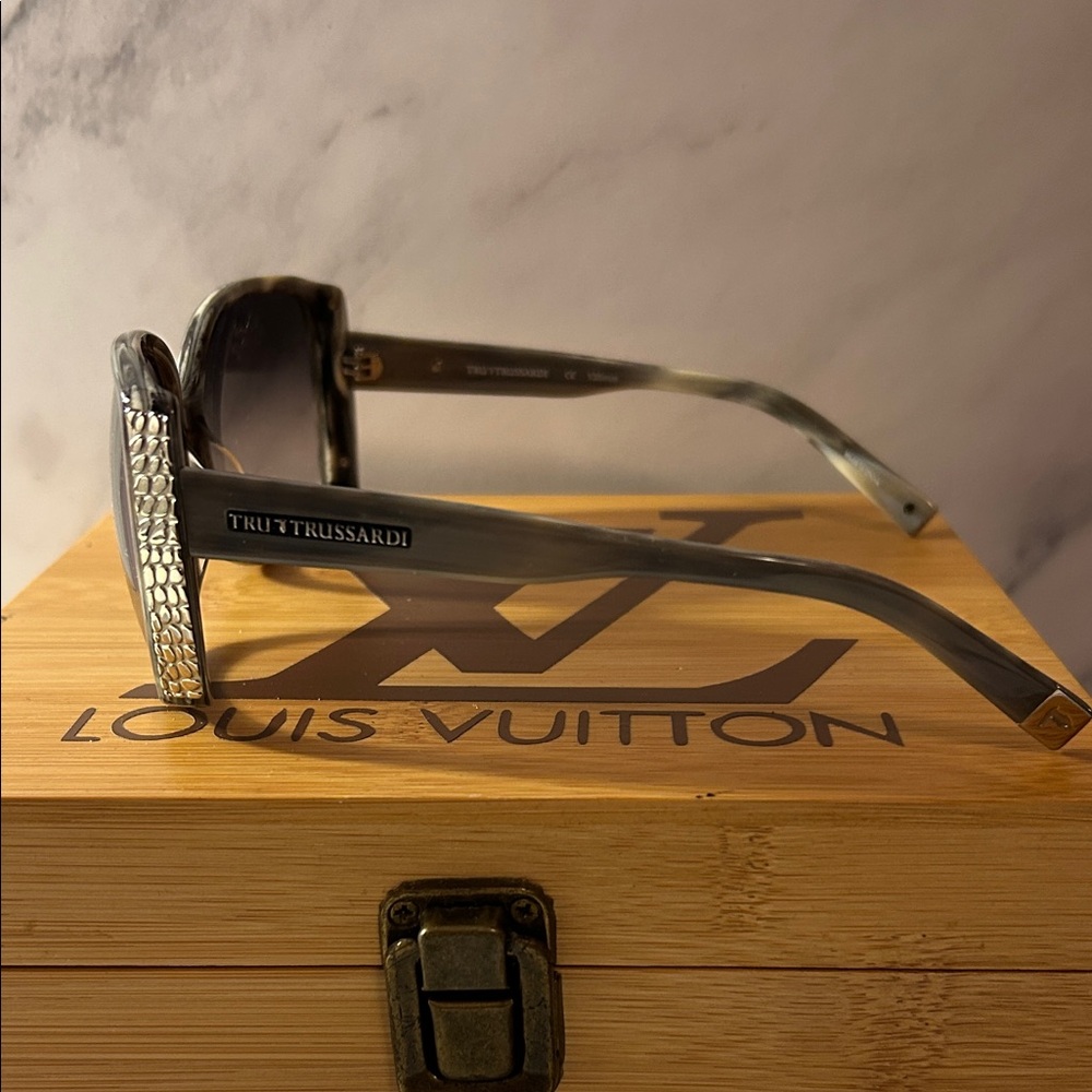 Tru Trussardi Black and Gray Sunglasses - Picture 2 of 2